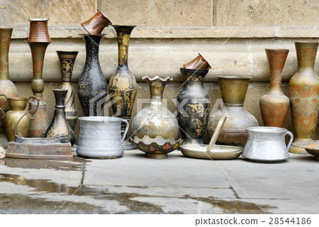 Old oriental antiques jungs and vases 28544186