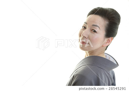 Kimono women Kimono women 28545291