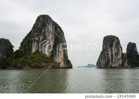 Halong Bay Cruise 28545990