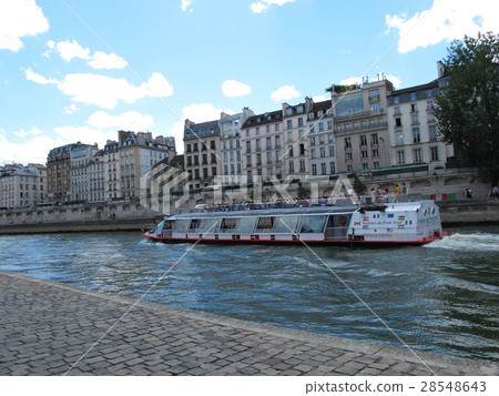 Paris: Seine River 28548643