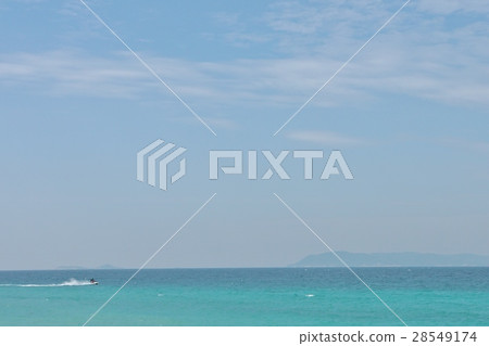 Ocean (Ko Lan in Thailand) taken from Thailand Tian Beach near Thailand Pattaya Ocean (Ko Lan in Thailand) taken from Thailand Tian Beach near Thailand Pattaya 28549174