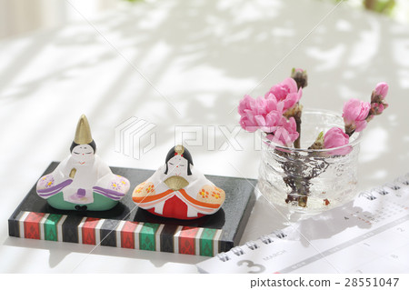 娃娃和日曆 28551047