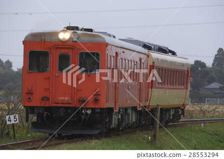 Isuimi Railway Kiha 52 + Kiha 28 Isuimi Railway Kiha 52 + Kiha 28 28553294
