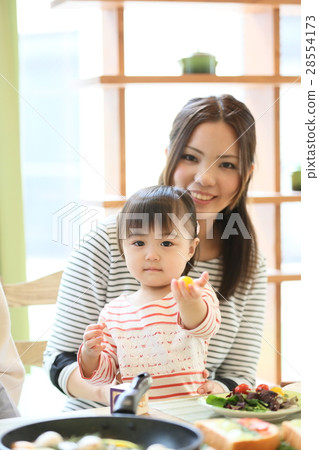 Mamaomi婦女協會扮演女孩 Mamaomi婦女協會扮演女孩 28554173