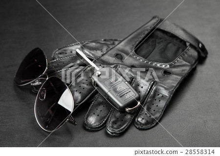 Car keys and driving gloves Car keys and driving gloves 28558314