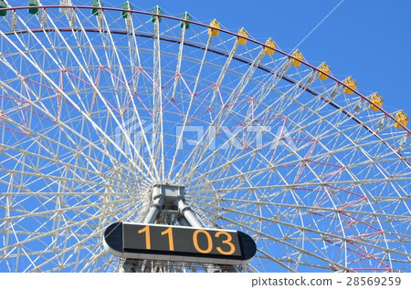 Yokohama Cosmo World (Ferris wheel) 28569259