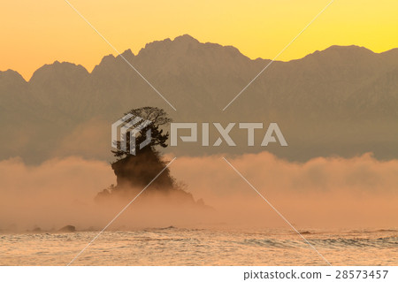 富山-Ameyasu海岸的大氣風暴 28573457