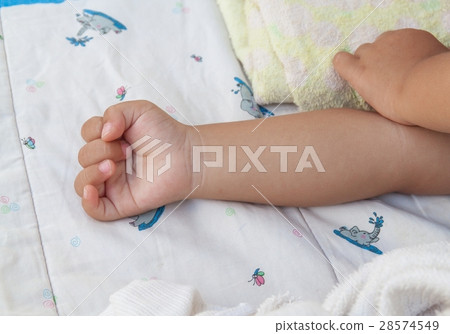 Hands of child empty Hands of child empty 28574549
