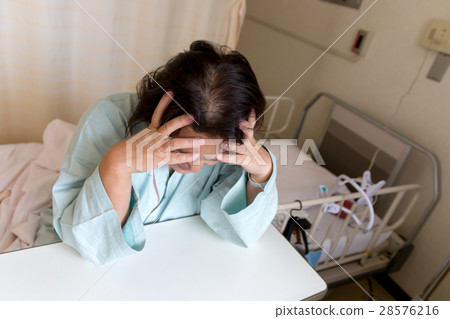 Female inpatient 28576216