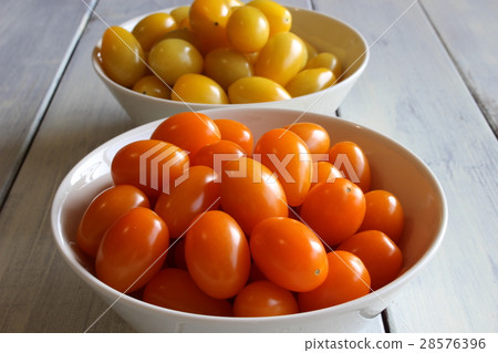 Mini Tomato Mini Tomato 28576396