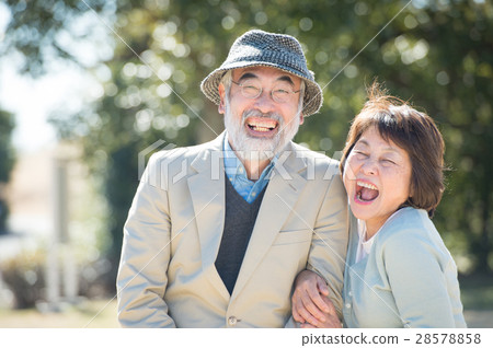 Japanese senior couple with a smile Japanese senior couple with a smile 28578858