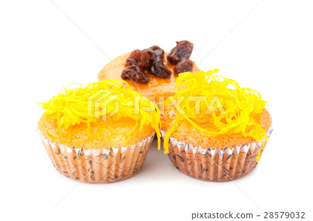 cupcake with topping 28579032