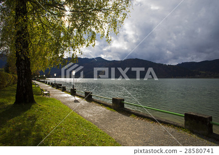 Bavarian lake Schliersee in autumn Bavarian lake Schliersee in autumn 28580741
