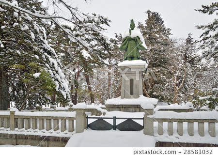 Walking Akita: Chiaki Park of Snow Satake Yoshiaki Bronze statue 28581032