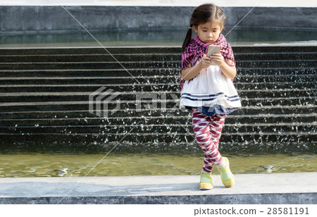 generation z use addict mobile phone generation z use addict mobile phone 28581191
