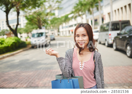 Shopping lover 28581536