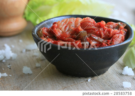 kimchi cabbage - korean food 28583758