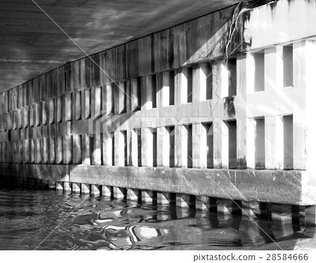 Under the bridge Under the bridge 28584666