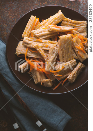 Asparagus in Korean and carrots in a ceramic bowl Asparagus in Korean and carrots in a ceramic bowl 28585409
