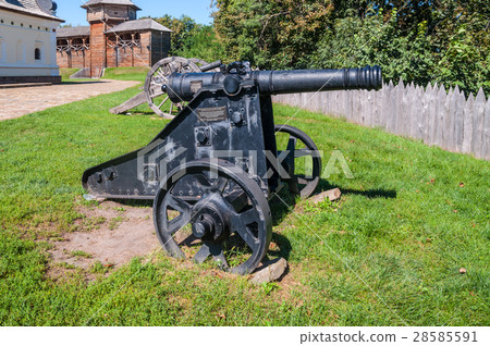 Ancient gun 28585591