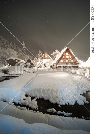 雪的白川鄉鎮 雪的白川鄉鎮 28588323