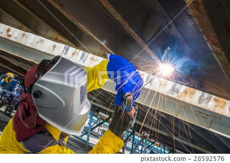 Worker repair the damage container Worker repair the damage container 28592576