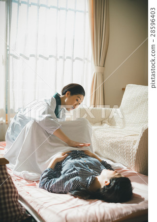 Childbearing, senior, 50' 28596403