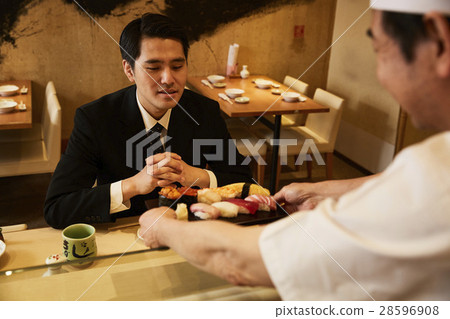  吃壽司的商人 28596908