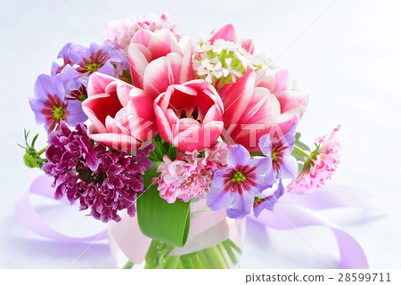 Bouquet of tulips Bouquet of tulips 28599711