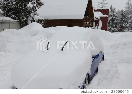 Cars buried in snow 3 Cars buried in snow 3 28600645