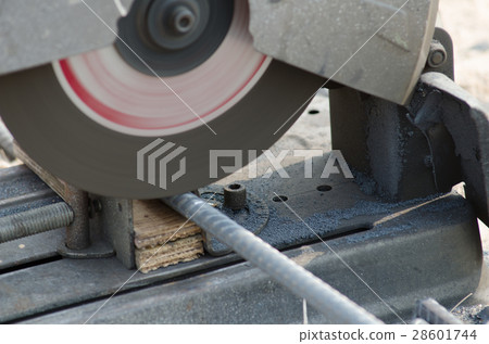 Photographers are using wire cutters In order to u 28601744
