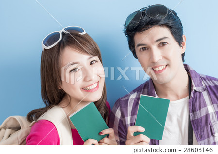 young couple go to travel young couple go to travel 28603146