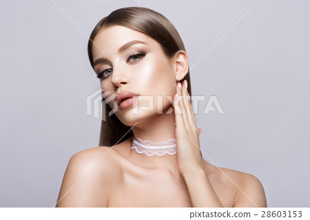 Glamour Lady Portrait. 28603153