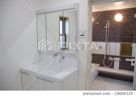 bath 28606329