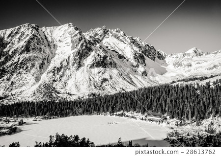 Frozen lake - landscape Frozen lake - landscape 28613762