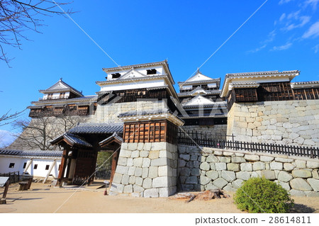 從本丸看到的松山城 從本丸看到的松山城 28614811