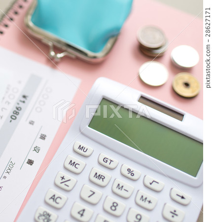 Receipt and calculator 28627171