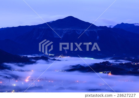 Early morning Chichibu Unkai and Mt. Early morning Chichibu Unkai and Mt. 28627227
