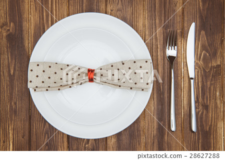 dinner setting, Knife, fork, napkin and dinner dinner setting, Knife, fork, napkin and dinner 28627288