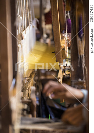 woman Weaving 28627483