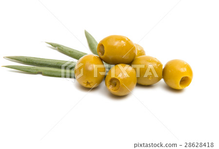 olives isolated olives isolated 28628418