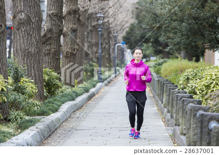 Running girls Running girls 28637001