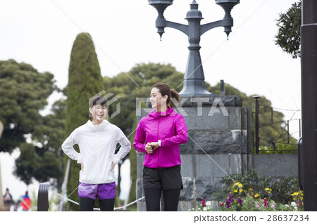 跑步的女孩 28637234