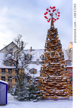 Stylized Christmas tree in the center of Riga 28637265