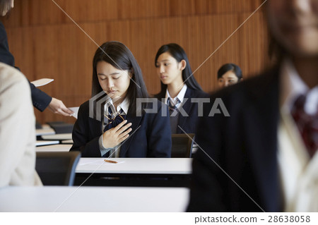 學生參加考試場地考試 學生參加考試場地考試 28638058