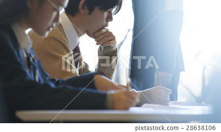 學生參加考試場地考試 學生參加考試場地考試 28638106