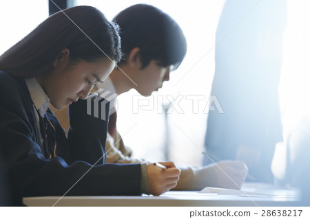 學生參加考試場地考試 學生參加考試場地考試 28638217
