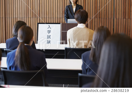 學生參加考試場地考試 28638219