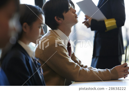 學生參加考試場地考試 學生參加考試場地考試 28638222
