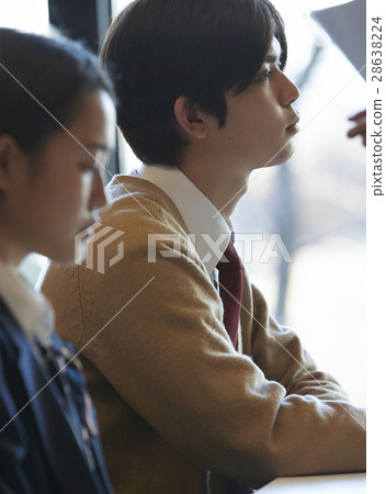 學生參加考試場地考試 學生參加考試場地考試 28638224